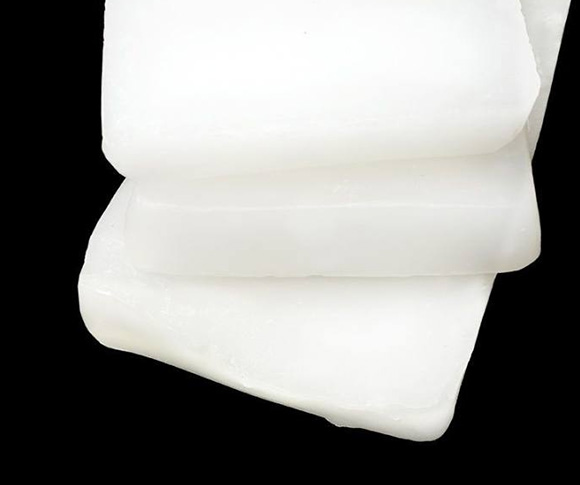 Cera emulsionada sólida